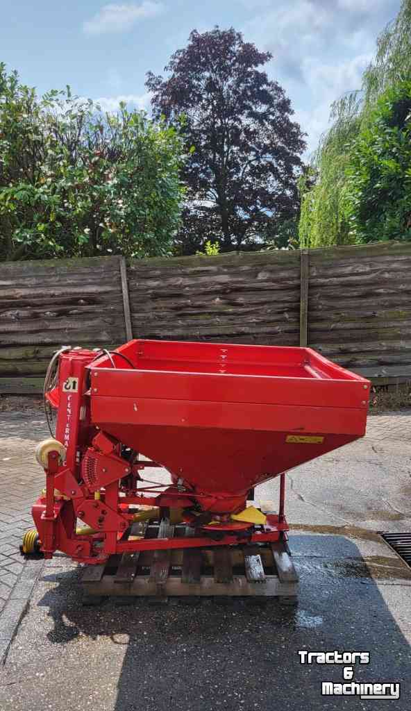 Distributeur d&#8216;engrais Lely Centerliner SE Kunstmeststrooier