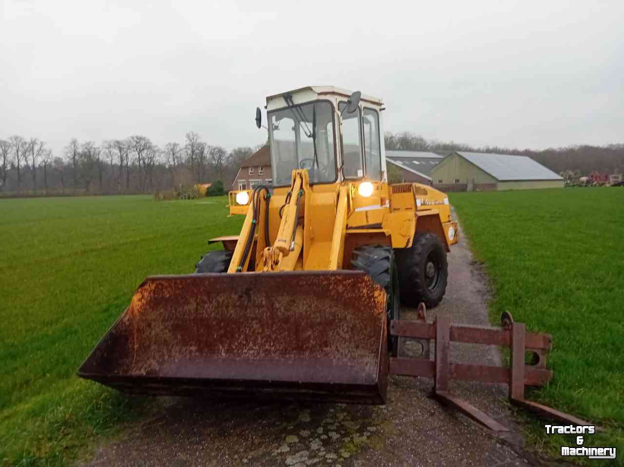 Chargeuse sur pneus Liebherr L508 L 508 Shovel met grondbak en palletvork