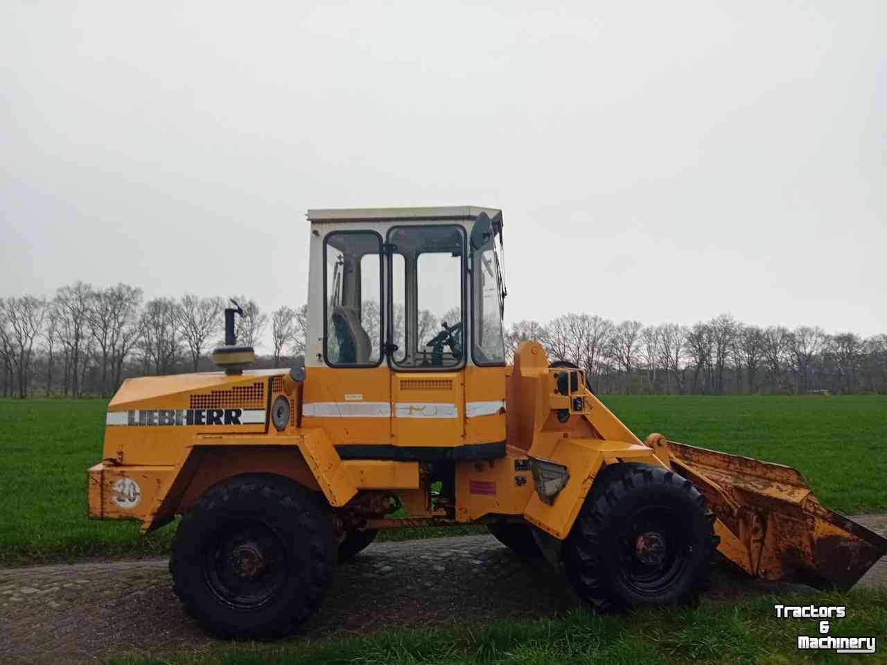 Chargeuse sur pneus Liebherr L508 L 508 Shovel met grondbak en palletvork