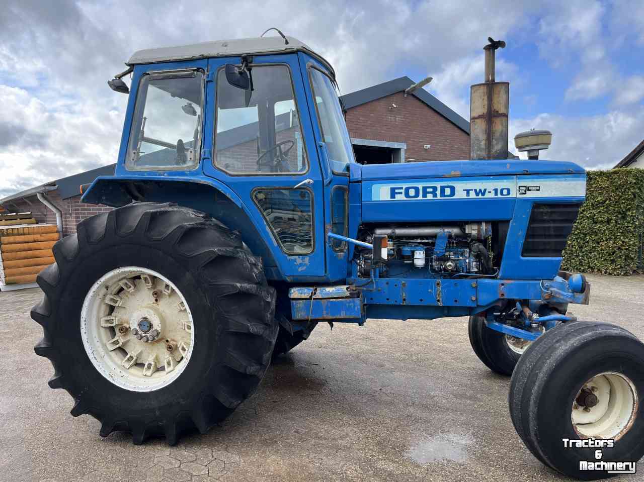 Tracteurs Ford tw 10