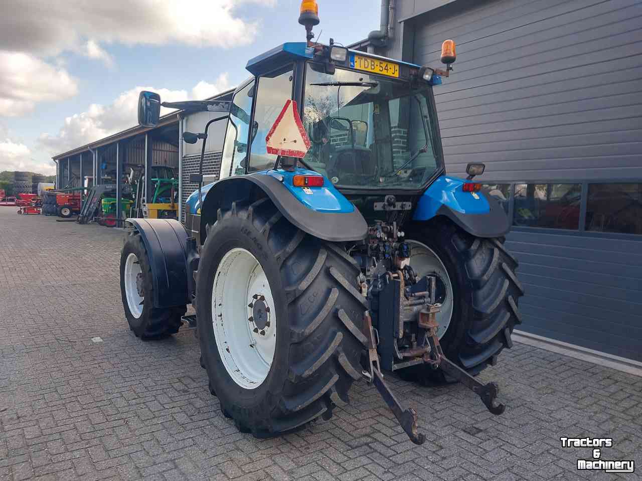 Tracteurs New Holland TM 135