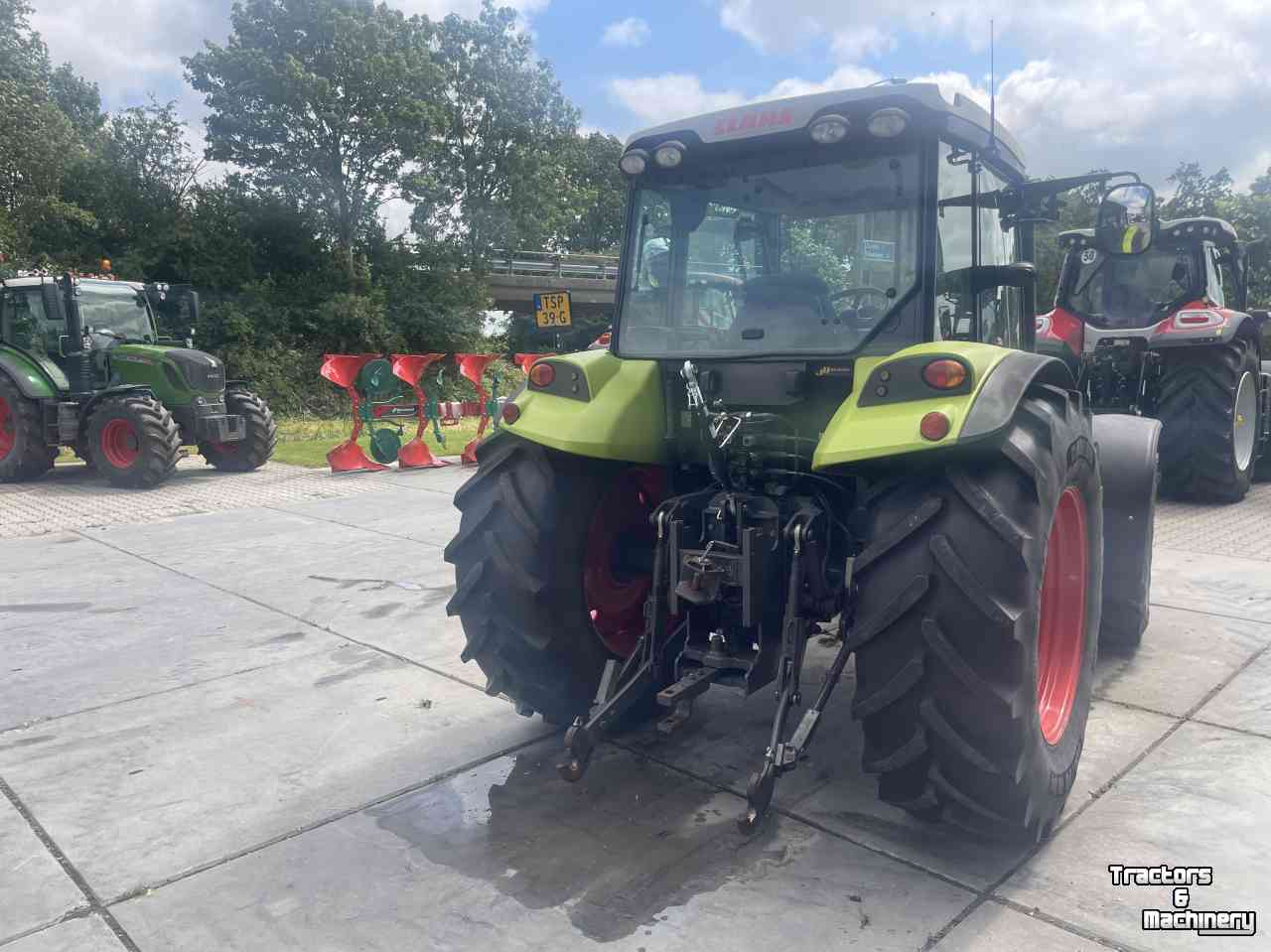 Tracteurs Claas Axos 329