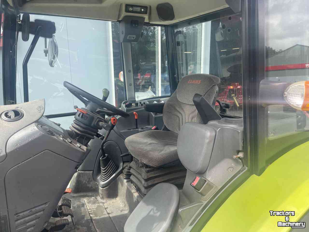 Tracteurs Claas Axos 329