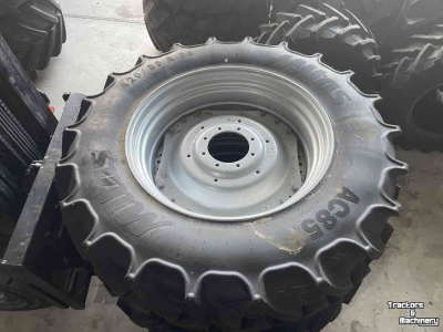 Roues, Pneus, Jantes, Barillets Jumelage Mitas 340/85R28 en 340/85R 38 op verstelbare velgen