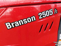 Tracteurs Branson 2505H