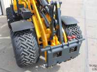 Chargeuse sur pneus Schäffer 2445S minishovel shovel wiellader gele bouwmachinelijn