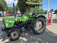 Tracteurs Deutz-Fahr D6007 met kruip