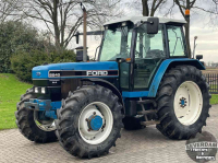 Tracteurs Ford 8240
