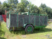 Bétaillière  Veewagen/schuilhut/kippen verblijf