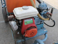 Pulvérisateur pour horticulture Empas Motorvatspuit met Honda G150 benzinemotor gifspuit spuitmachine met slanghaspel