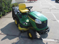 Faucheuse automotrice John Deere X155R zitmaaier maaitrekker gazonmaaier hydrostaat grasmaaier