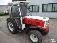 Tracteur pour vignes et vergers Steyr 8075