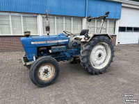 Tracteurs Ford 3055